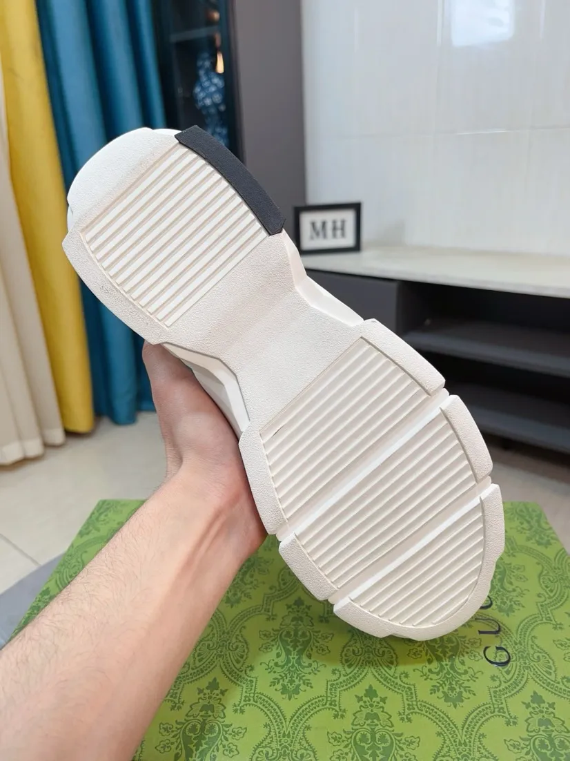 Men's shoes 💰560🌹🌹GUCCI [Gucci] New high-end brand of men's shoes, the latest fashionable casual men's shoes, trendy and versatile, relaxed and sporty style, uppers imported from Italy, first-layer cowhide, genuine leather lining, and ultra-fine workmanship. Original personalized fashionable rubber wear-resistant outsole, light and comfortable on the foot, size 38-44